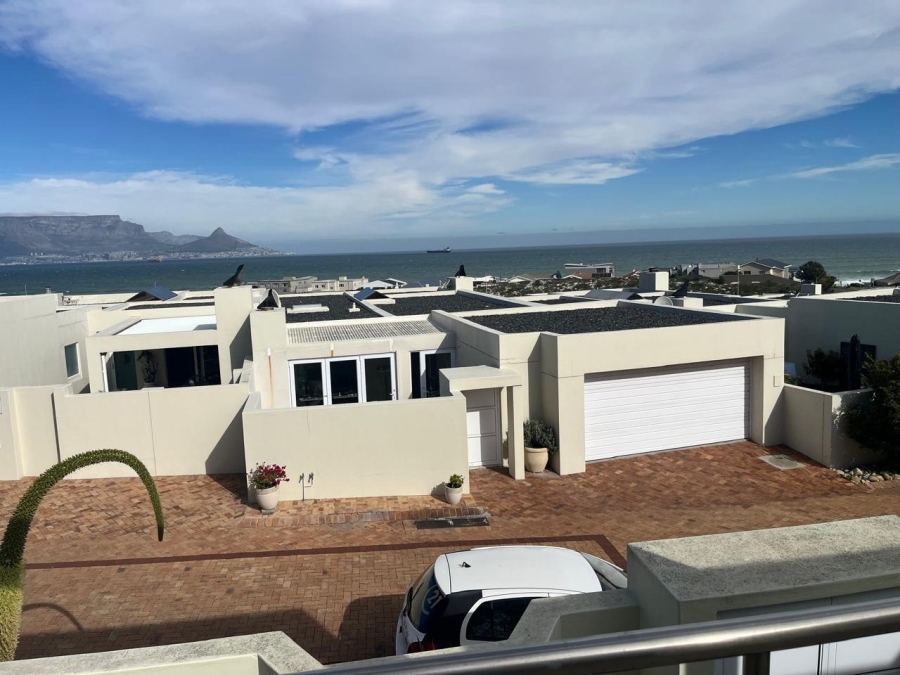 To Let 4 Bedroom Property for Rent in Big Bay Western Cape